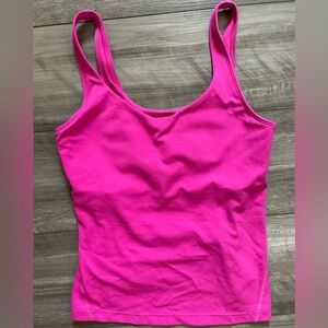 CRZ Yoga butterluxe V Neck Tank with built in shelf bra - size Medium